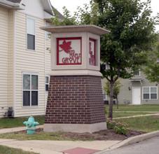 Red Maple Grove in Indianapolis, IN - Foto de edificio - Building Photo