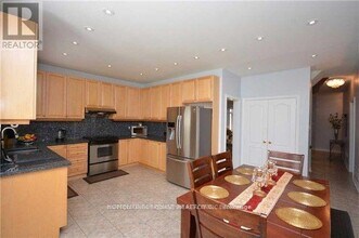 3036 Hawktail Crescent in Mississauga, ON - Building Photo - Building Photo