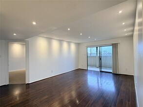 8523 Hearth Dr in Houston, TX - Building Photo - Building Photo