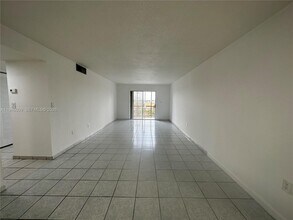 4670 W 13th Ln in Hialeah, FL - Building Photo - Building Photo