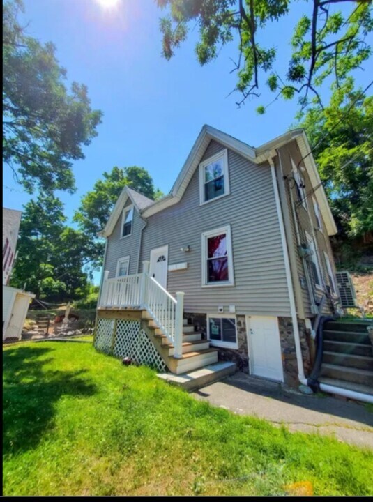 54 Rockaway St-Unit -1 in Lynn, MA - Building Photo