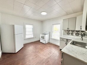 7 Howe St in Lewiston, ME - Building Photo - Building Photo