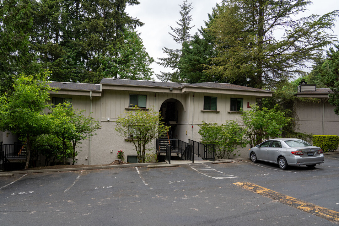 Woodside Terrace Condominiums in Kirkland, WA - Building Photo