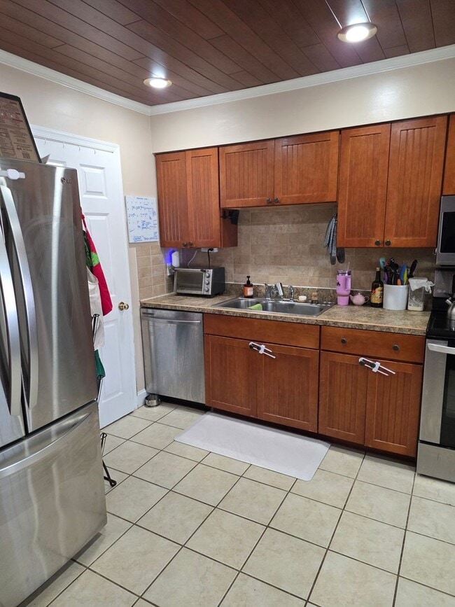 property at 216 Cricklewood Cir