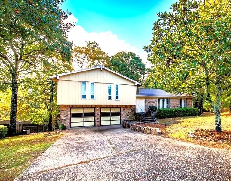 12805 Rivercrest Dr in Little Rock, AR - Building Photo