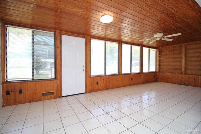 86 S Madison Dr in Pensacola, FL - Building Photo - Building Photo
