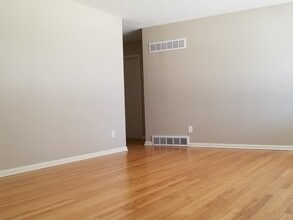 1836 Todd Rd in Manhattan, KS - Building Photo - Building Photo