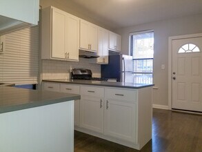 2730 N Wayne Ave, Unit 2 in Chicago, IL - Building Photo - Building Photo