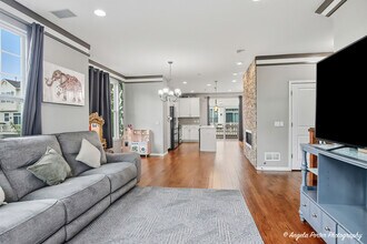 101 Lexington Ln in Rolling Meadows, IL - Building Photo - Building Photo