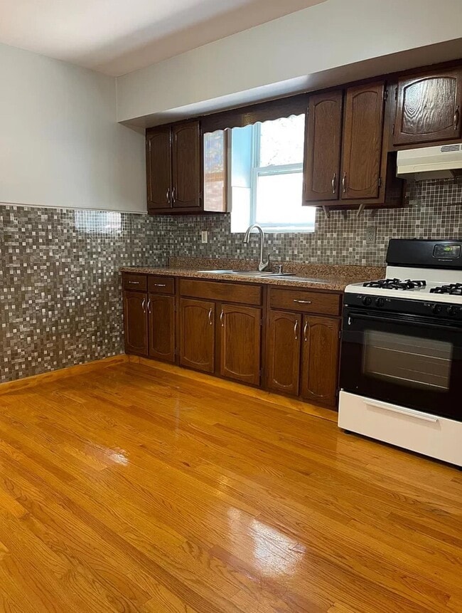 52 Broadway in Jersey City, NJ - Building Photo - Building Photo