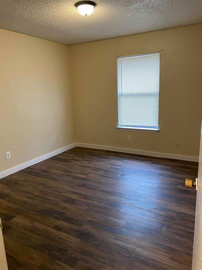 139 Elm St in Lockhart, TX - Building Photo