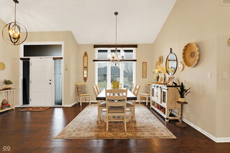 11860 Pebblepointe Pass in Carmel, IN - Foto de edificio - Building Photo