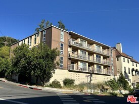 2 Panoramic Way in Berkeley, CA - Building Photo