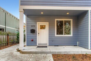 3771 SE 43rd Ave in Portland, OR - Building Photo