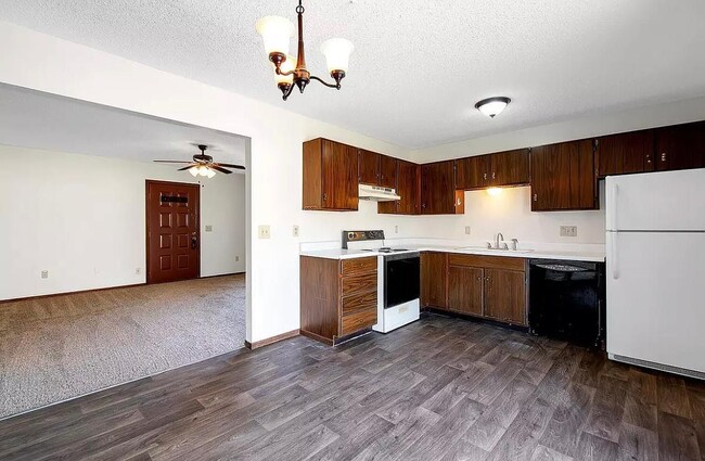 805 S Bonn St in Wichita, KS - Building Photo - Building Photo