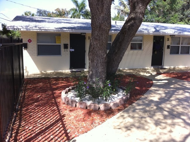 1126 SW 15th Terrace-Unit -7 in Davie, FL - Building Photo - Building Photo
