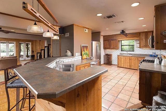 property at 515 Wimberley Oaks Dr