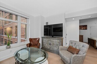 100 Lovejoy Wharf in Boston, MA - Building Photo - Building Photo