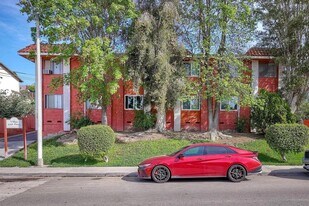9948 San Juan St, Unit 4 in Spring Valley, CA - Building Photo