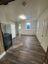 327 E Pine Ave in Meridian, ID - Building Photo - Building Photo
