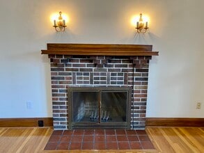 9 Jonathan St, Unit 1 in Belmont, MA - Foto de edificio - Building Photo