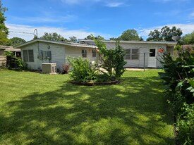 6414 Neff St in Houston, TX - Building Photo