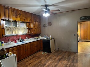 206 E North St in Sesser, IL - Building Photo - Building Photo