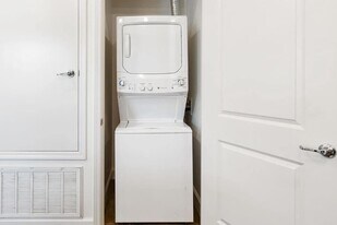 396 1st St in Los Altos, CA - Building Photo