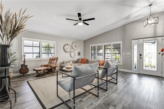 738 101st Ave N in Naples, FL - Building Photo - Building Photo