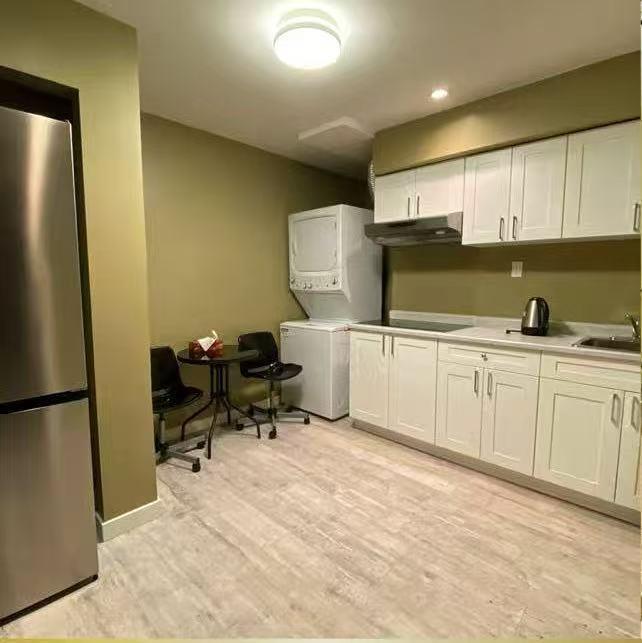 15447-1537A 37a Ave in Surrey, BC - Building Photo