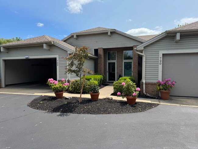 property at 722 Hilltop Ln