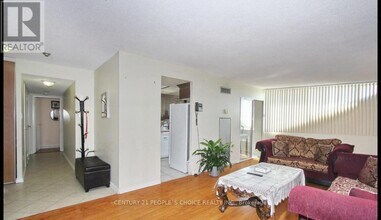 21 Markbrook Ln in Toronto, ON - Building Photo - Building Photo