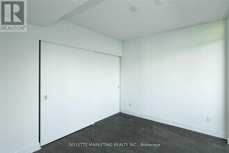 25 Richmond St E in Toronto, ON - Building Photo - Building Photo