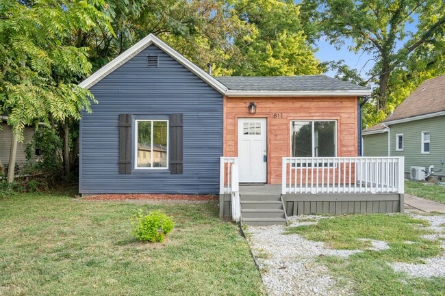 property at 811 W Mt Vernon St