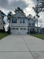32 Timber Skip Dr in Spring Lake, NC - Building Photo