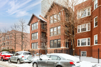 725-727 W Bittersweet Pl in Chicago, IL - Foto de edificio - Building Photo