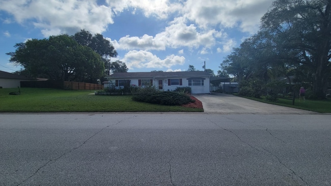 110 Trafford Ave in Orange City, FL - Building Photo - Building Photo