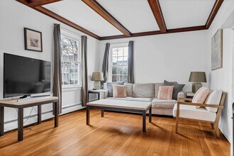 31 Woodlawn Ave in Madison, CT - Building Photo - Building Photo