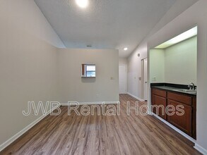7635 Indian Lakes Dr in Jacksonville, FL - Building Photo - Building Photo