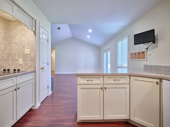 property at 902 Clover Ridge Ave