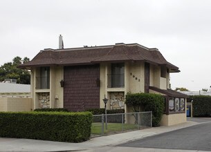 Lincoln RV Park in Anaheim, CA - Building Photo - Building Photo