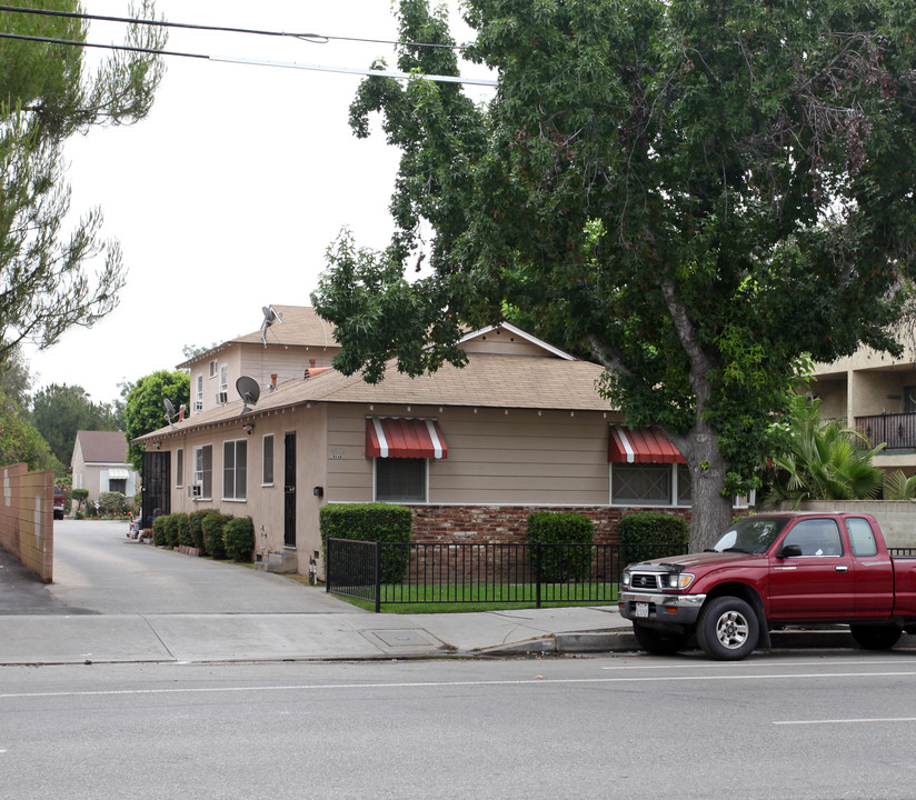 6632 Woodley Ave in Van Nuys, CA - Building Photo