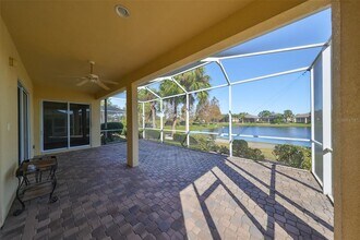 1007 Emerald Dunes Dr in Sun City Center, FL - Building Photo - Building Photo