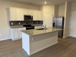 71 Bloomsbury St in Falling Waters, WV - Building Photo - Building Photo