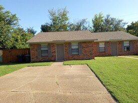 2320 San Pedro Dr in College Station, TX - Building Photo