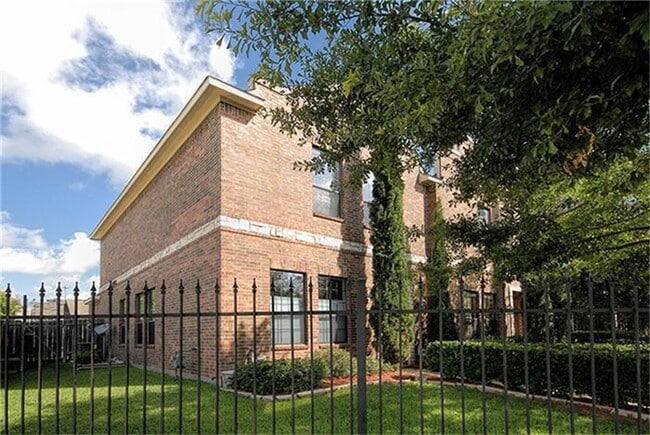 1414 Emancipation Ave in Houston, TX - Building Photo - Building Photo