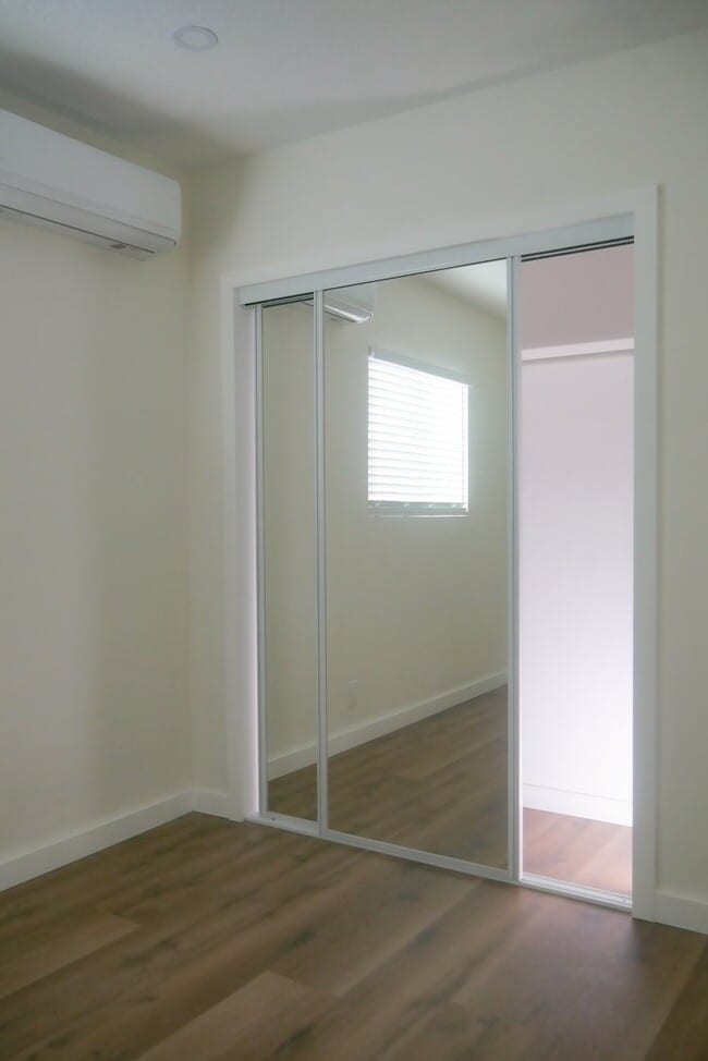 1316 N Hollywood Way, Unit B in Burbank, CA - Foto de edificio - Building Photo