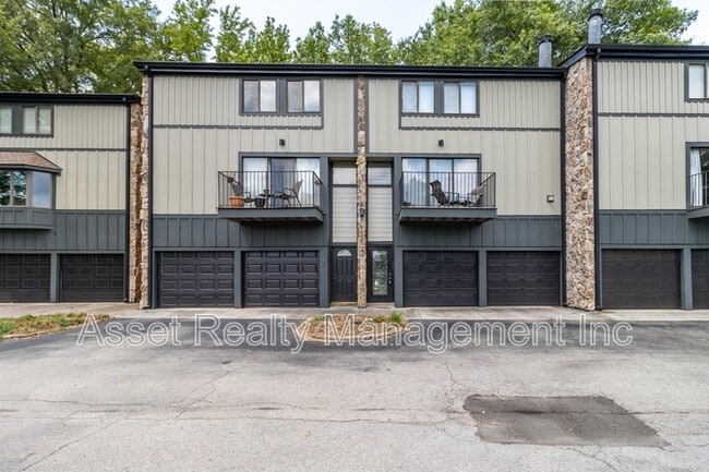 property at 1960 Cherokee Bluff Dr