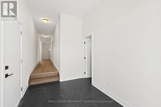 1035 Moore St in Brockville, ON - Building Photo - Building Photo