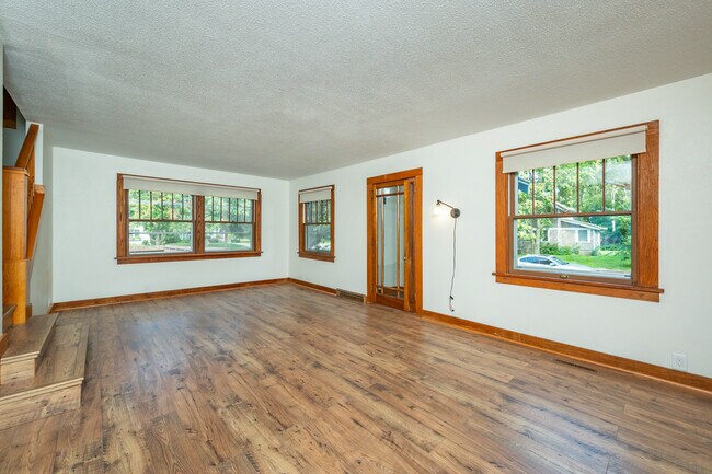 property at 822 7th St